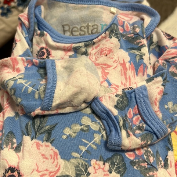 Bestsroo,0-3 month softest gown. Beautiful pinks, blues green color👼 - Picture 7 of 7